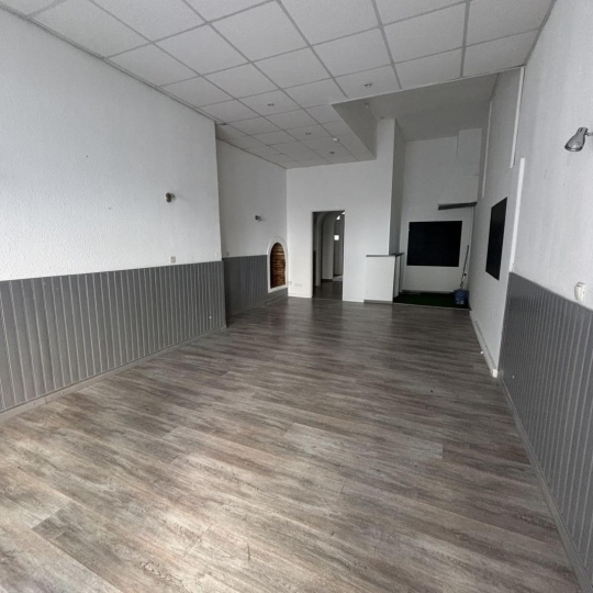  A MEZE IMMOBILIER : Local / Bureau | MEZE (34140) | 60 m2 | 650 € 