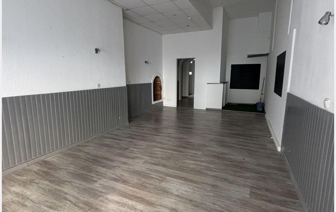 A MEZE IMMOBILIER : Local / Bureau | MEZE (34140) | 60 m2 | 650 € 