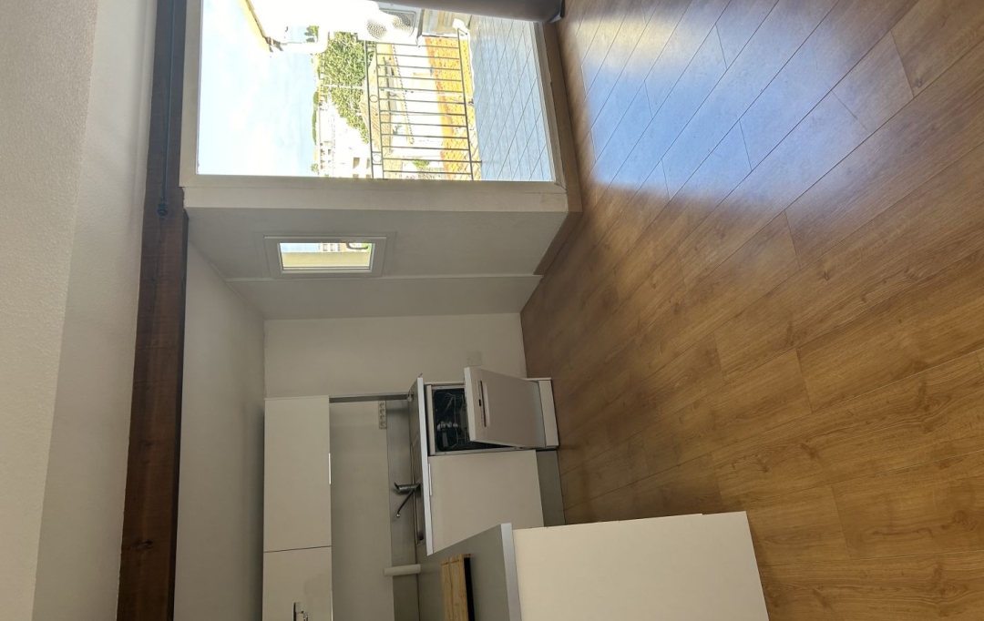 A MEZE IMMOBILIER : Appartement | MEZE (34140) | 57 m2 | 850 € 