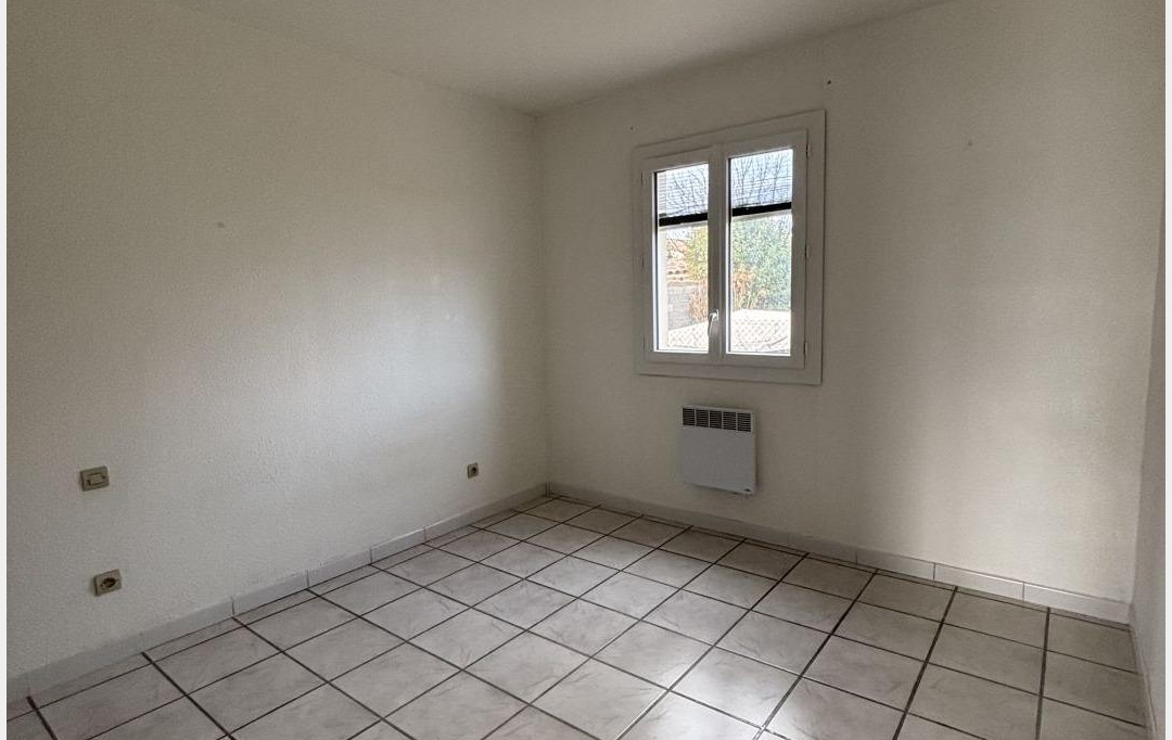 A MEZE IMMOBILIER : Appartement | MEZE (34140) | 37 m2 | 600 € 