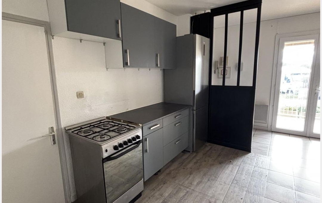 A MEZE IMMOBILIER : Appartement | MEZE (34140) | 37 m2 | 600 € 